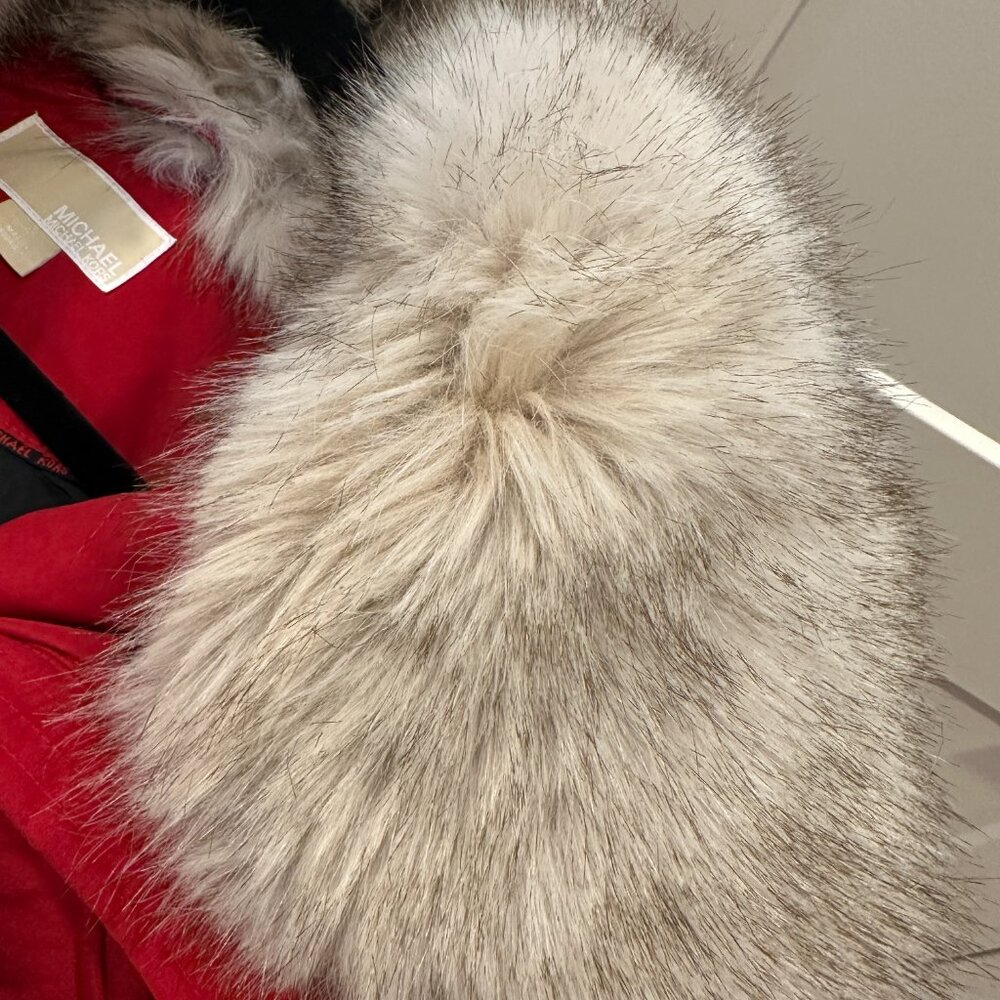 MICHAEL KORS WINTER COAT W/ FUR TRIM  ✨ Size M ✨ - Picture 5 of 13
